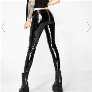 NWOT Current Mood Vinyl Drive-Thru Leggings